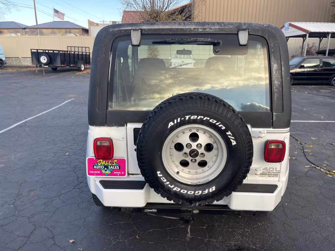1993 Jeep Wrangler - 1J4FY69SXPP209543 - Image #2