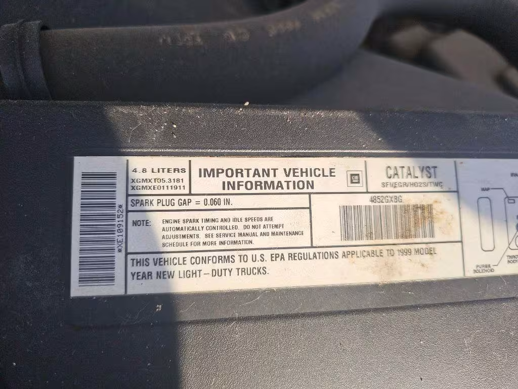 1999 Chevrolet Silverado 1500 - 1GCEK19V5XE109152 - Image #11