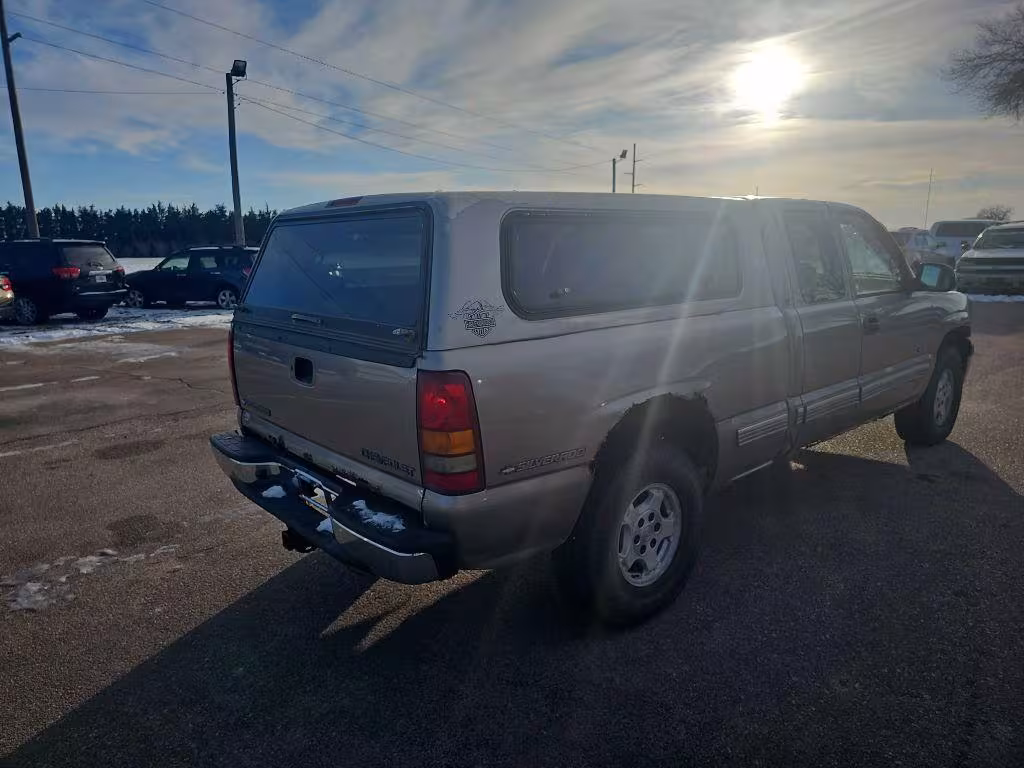 1999 Chevrolet Silverado 1500 - 1GCEK19V5XE109152 - Image #3
