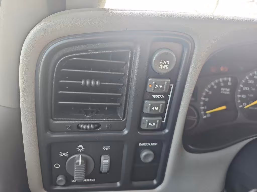 1999 Chevrolet Silverado 1500 - 1GCEK19V5XE109152 - Image #8