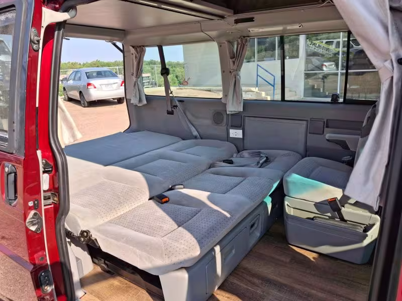 2001 Volkswagen Eurovan - WV2NB47051H105697 - Image #7