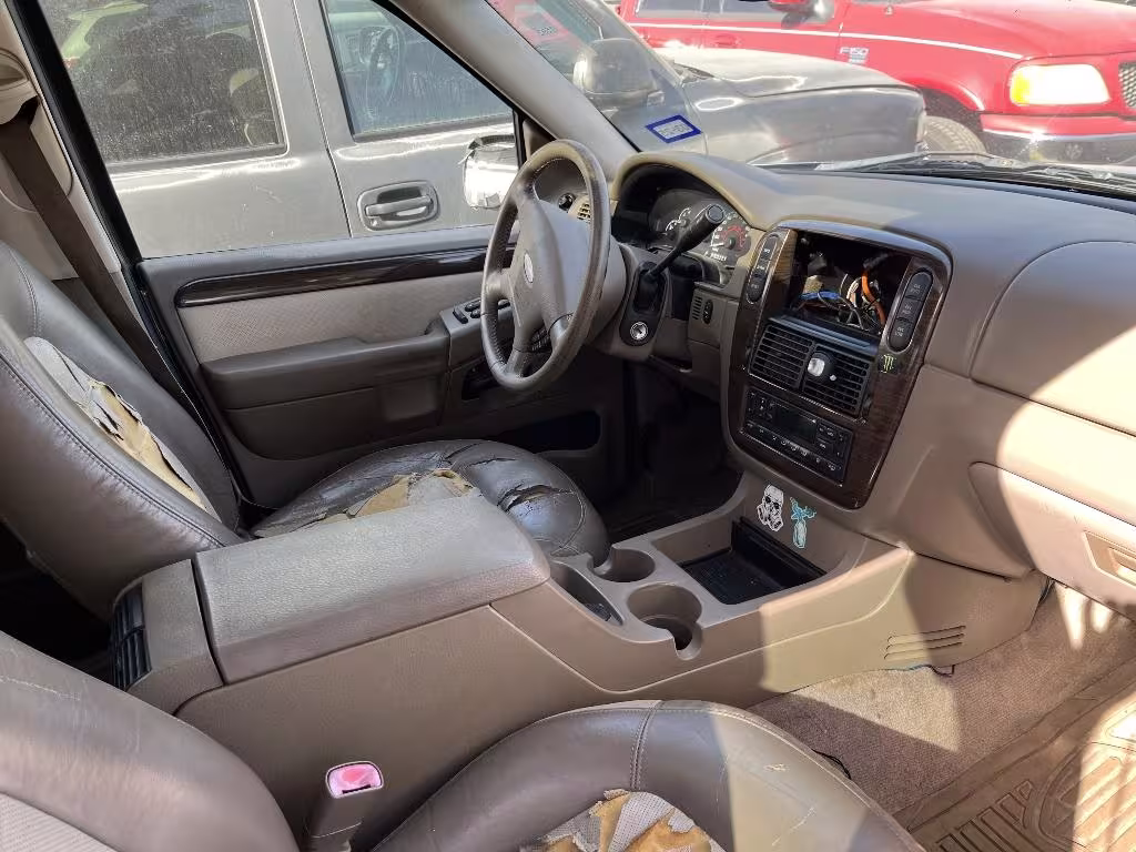 2002 Ford Explorer - 1FMZU74E82UC42570 - Image #2