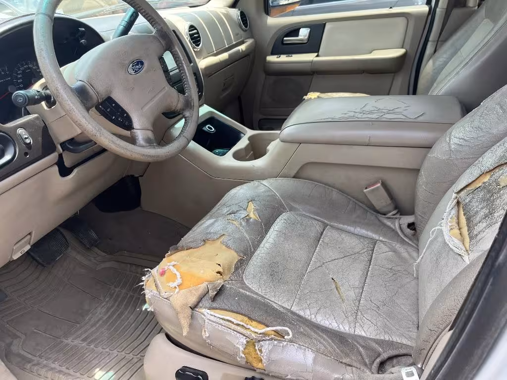 2004 Ford Expedition - 1FMFU17LX4LB77613 - Image #3