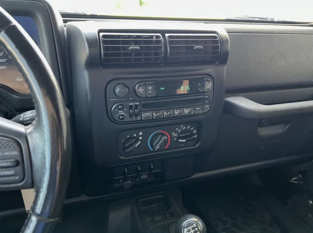 2004 Jeep Wrangler - 1J4FA39S24P725040 - Image #5