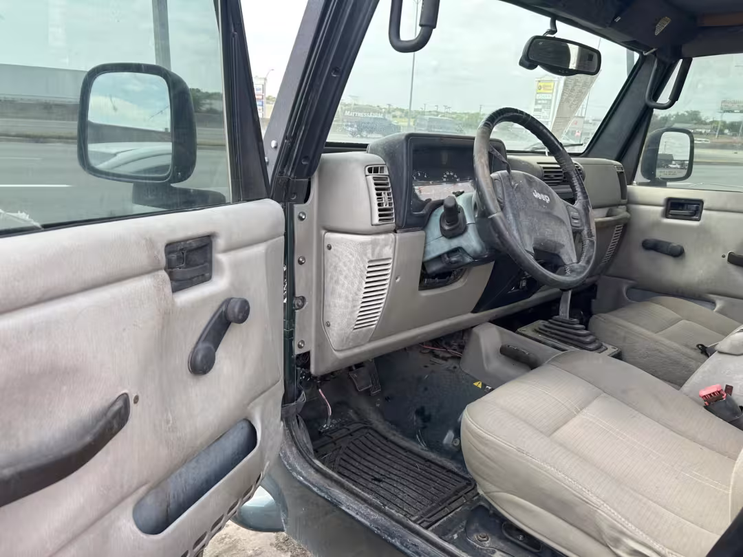 2004 Jeep Wrangler - 1J4FA59S24P767171 - Image #4