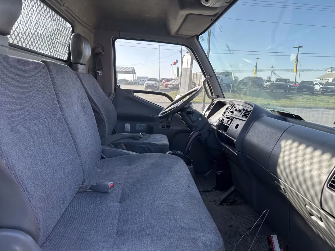 2004 Mitsubishi FH210 - JL6CPE1S54K001295 - Image #2