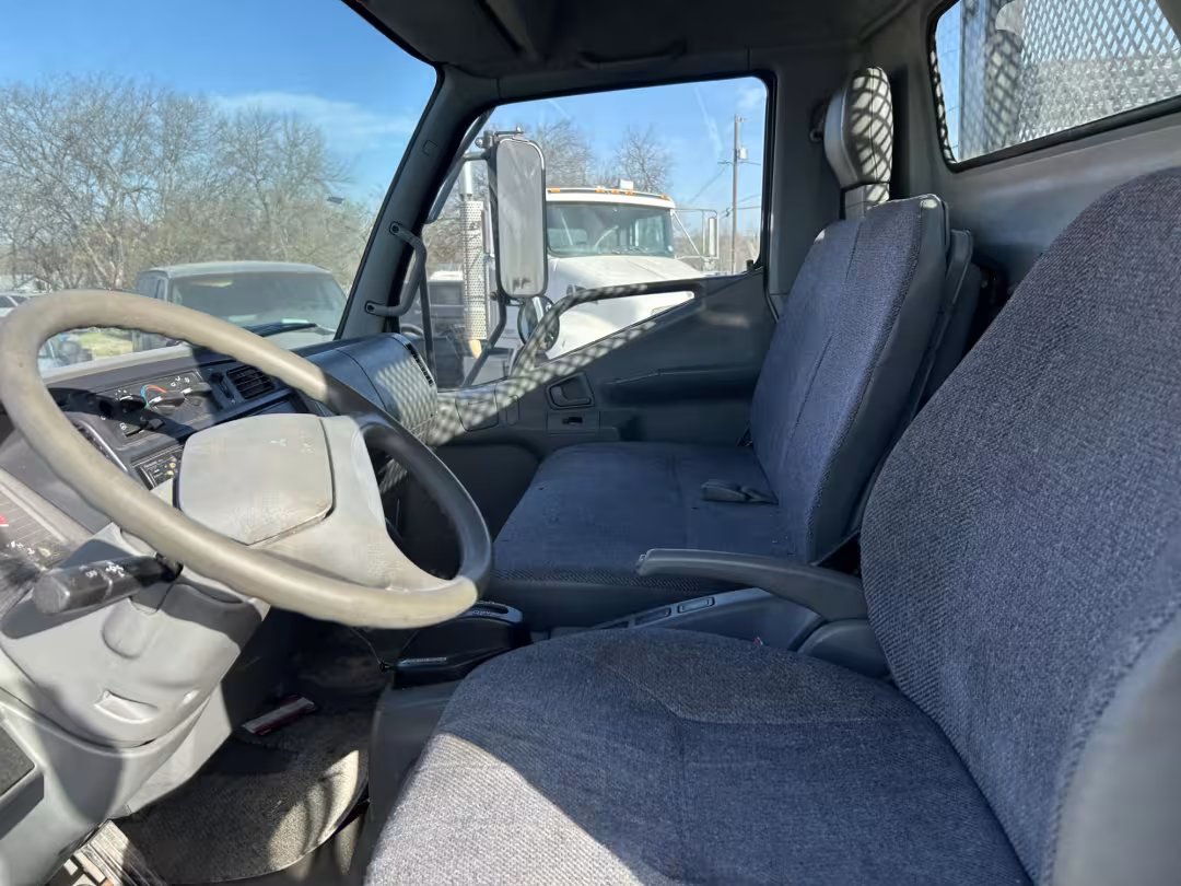 2004 Mitsubishi FH210 - JL6CPE1S54K001295 - Image #9