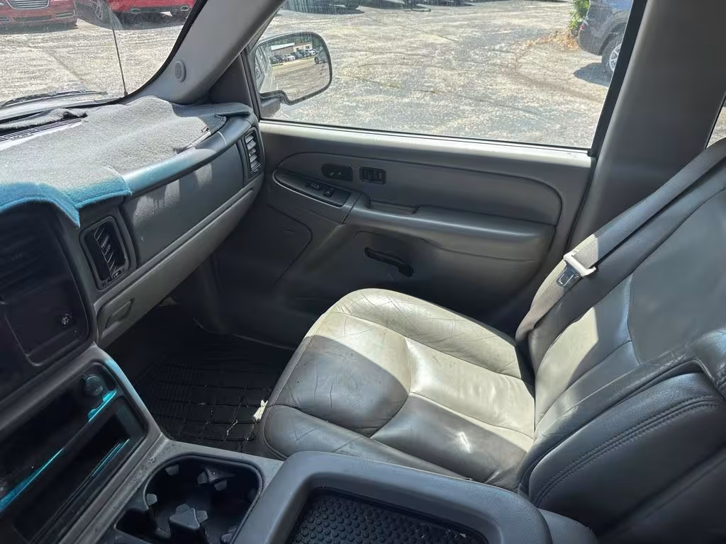 2005 Chevrolet Tahoe - 1GNEK13T05R197936 - Image #15