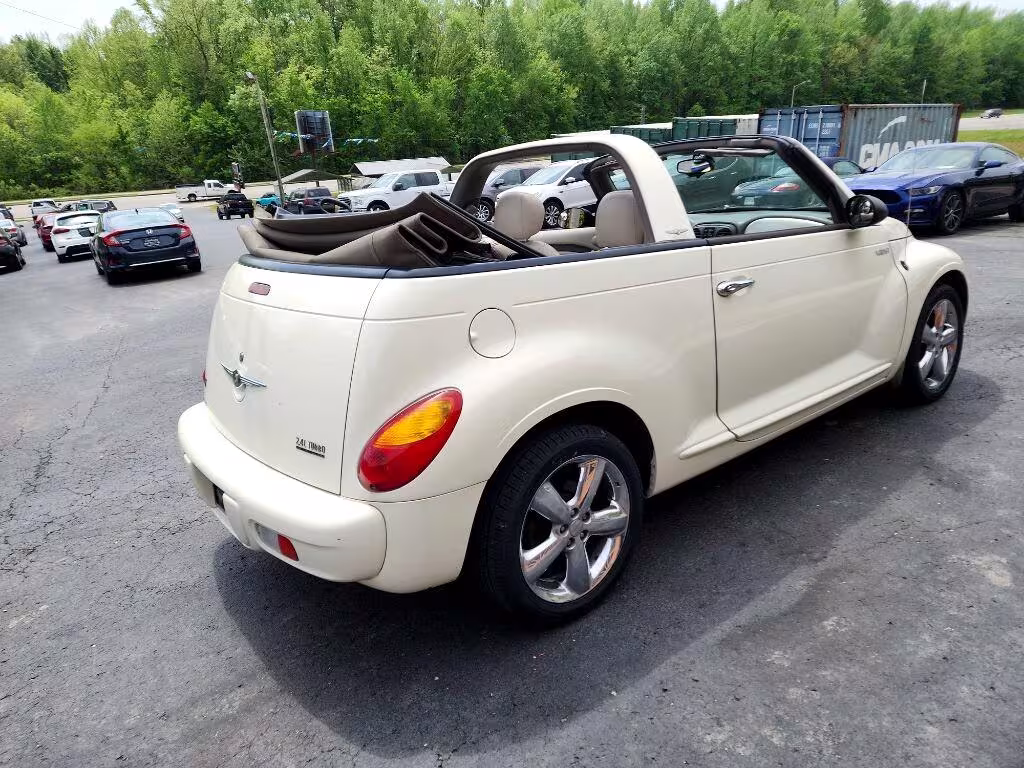 2005 Chrysler PT Cruiser - 3C3AY75S85T307057 - Image #8