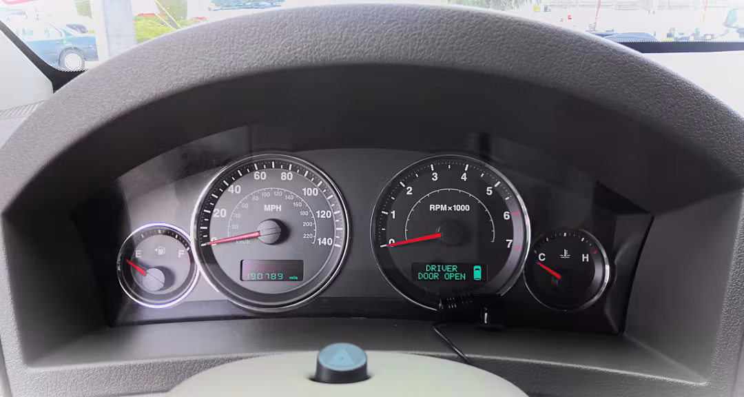 2005 Jeep Grand Cherokee - 1J4HR58N85C644531 - Image #11