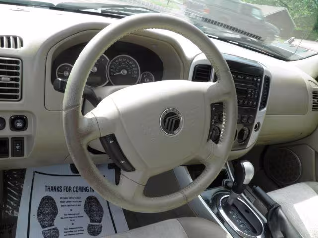 2005 Mercury Mariner - 4M2YU56125DJ22499 - Image #3