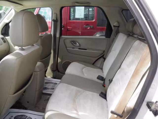 2005 Mercury Mariner - 4M2YU56125DJ22499 - Image #4