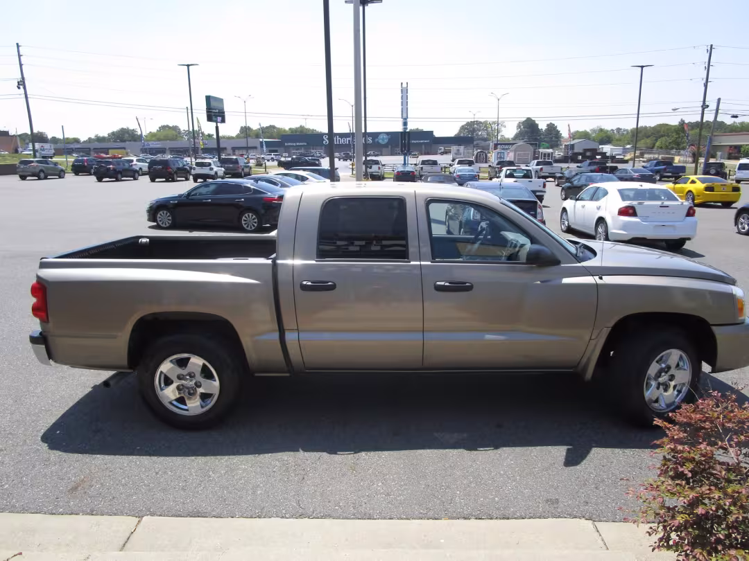 2006 Dodge Dakota - 1D7HE48N16S629796 - Image #2