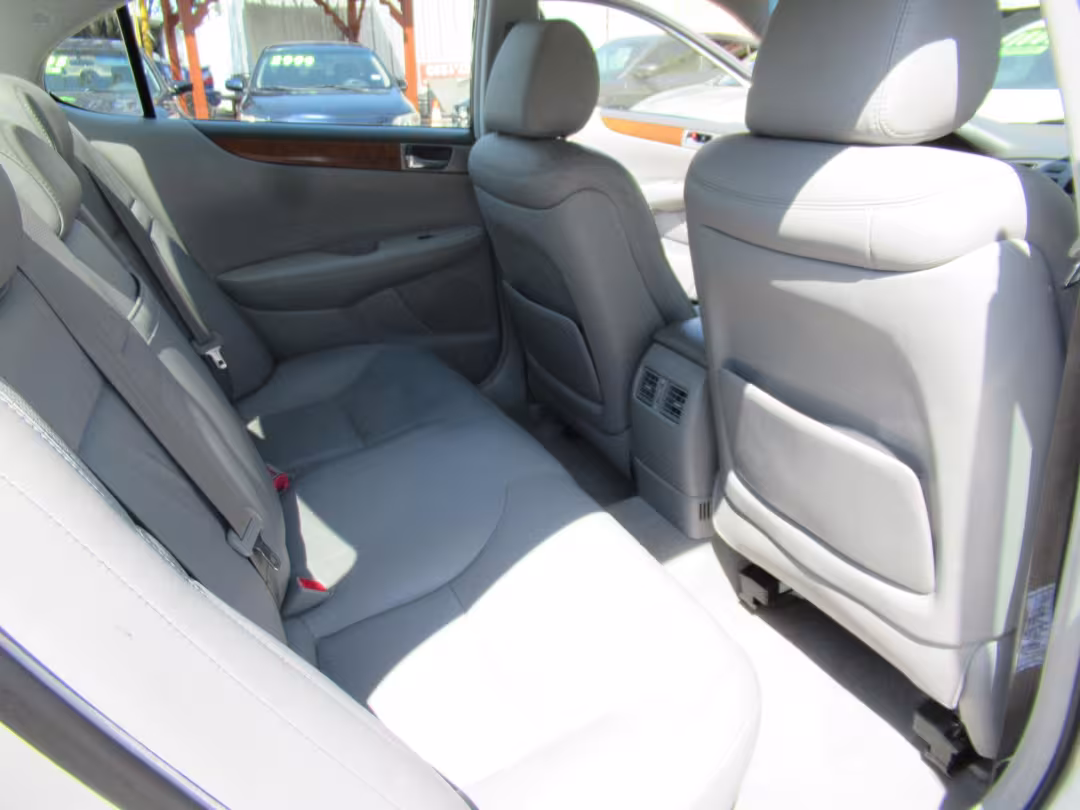 2006 Lexus ES 330 - JTHBA30G165151427 - Image #10