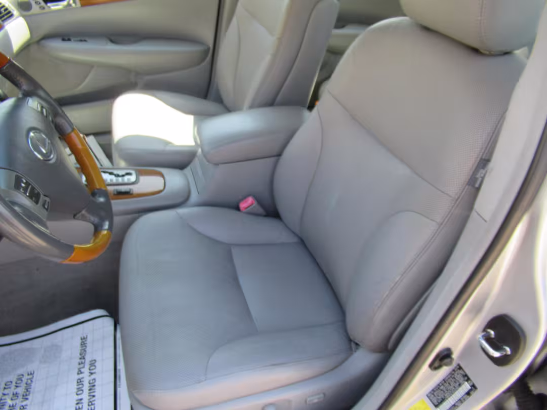 2006 Lexus ES 330 - JTHBA30G165151427 - Image #3