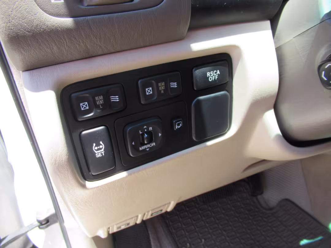 2006 Lexus LX 470 - JTJHT00W264012132 - Image #10