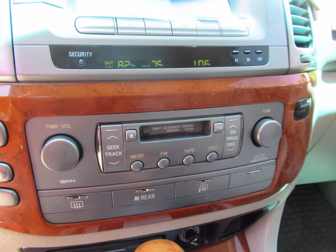 2006 Lexus LX 470 - JTJHT00W264012132 - Image #13