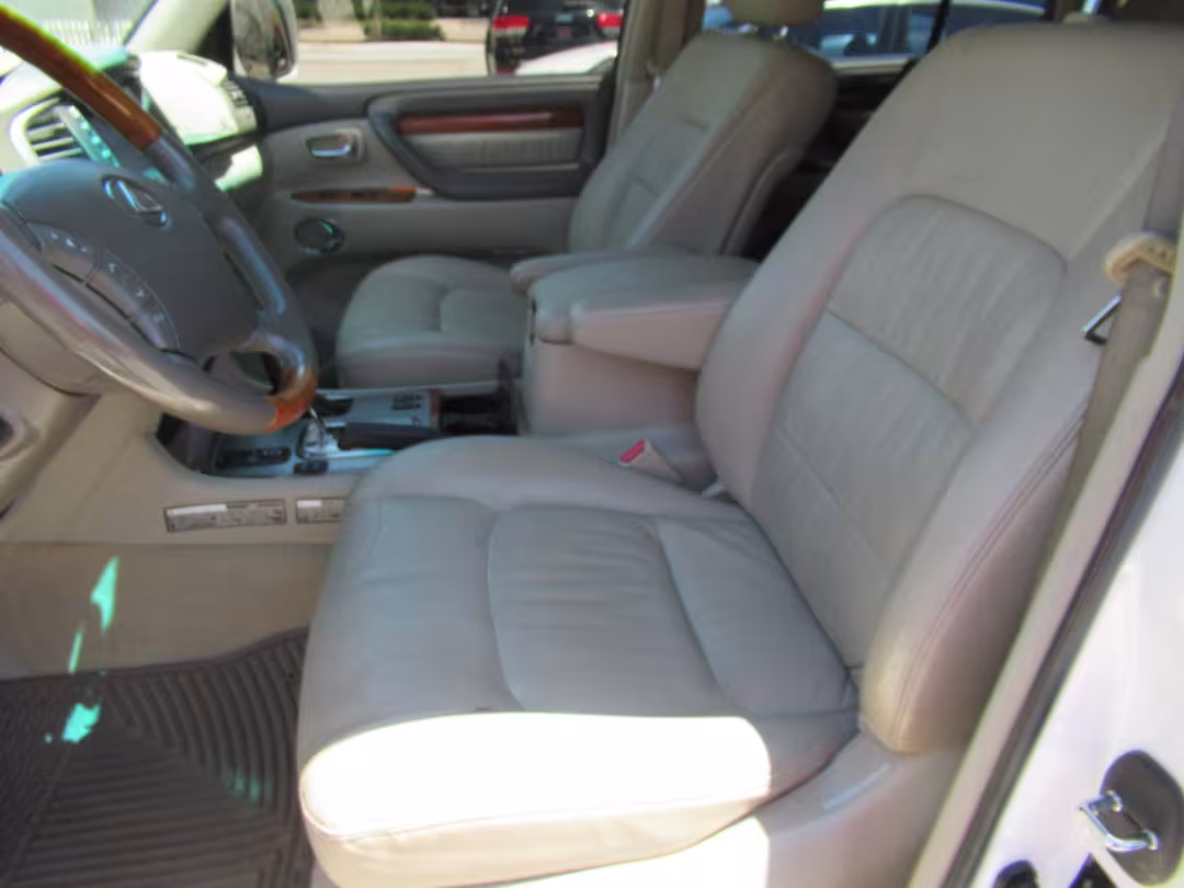 2006 Lexus LX 470 - JTJHT00W264012132 - Image #2