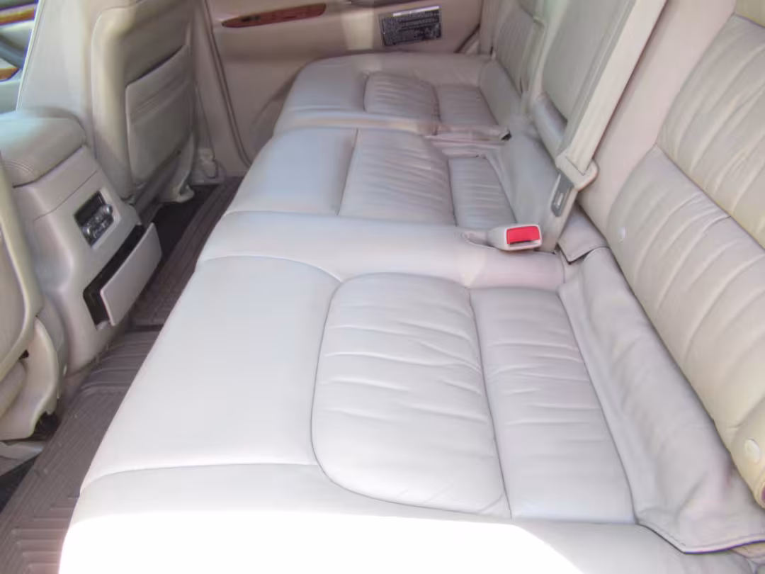 2006 Lexus LX 470 - JTJHT00W264012132 - Image #24
