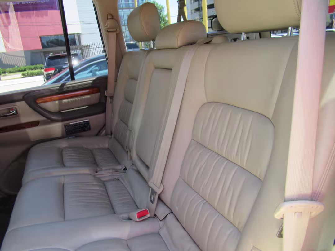 2006 Lexus LX 470 - JTJHT00W264012132 - Image #25