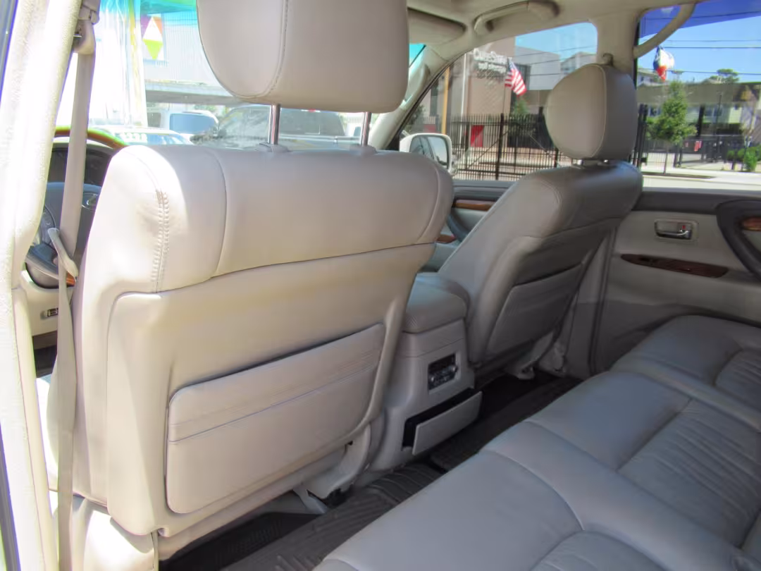 2006 Lexus LX 470 - JTJHT00W264012132 - Image #26