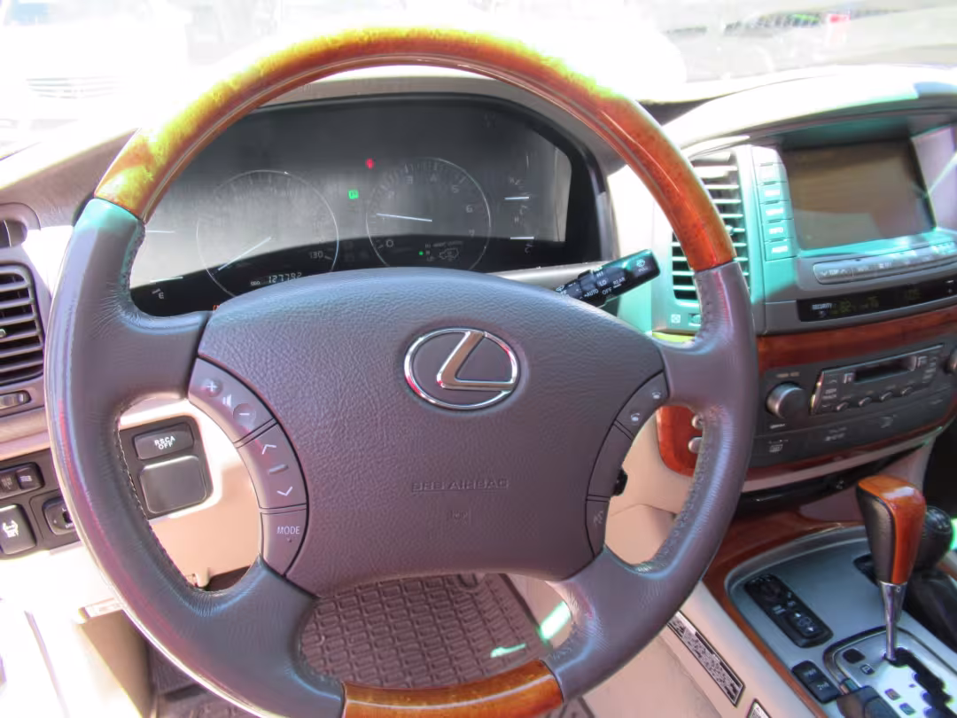 2006 Lexus LX 470 - JTJHT00W264012132 - Image #3
