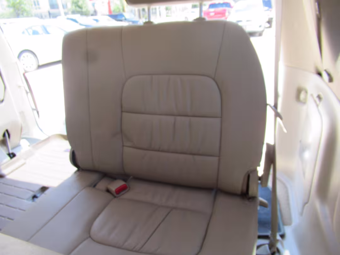 2006 Lexus LX 470 - JTJHT00W264012132 - Image #31