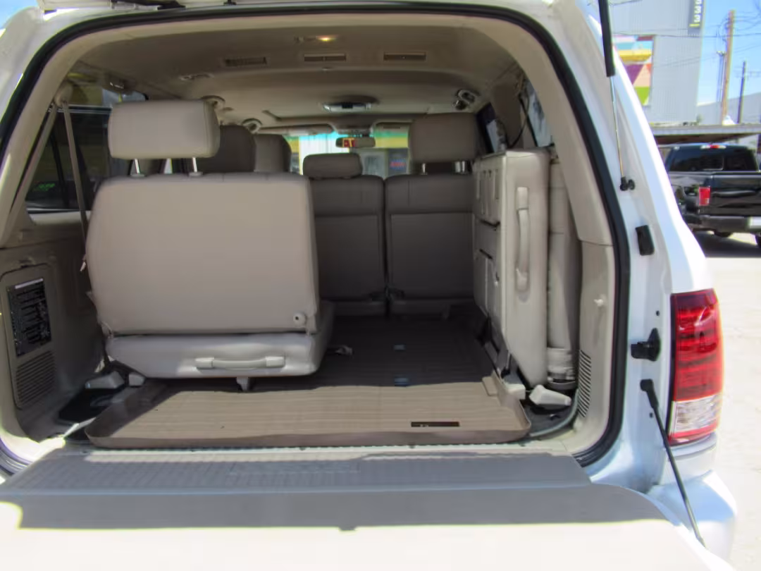 2006 Lexus LX 470 - JTJHT00W264012132 - Image #32