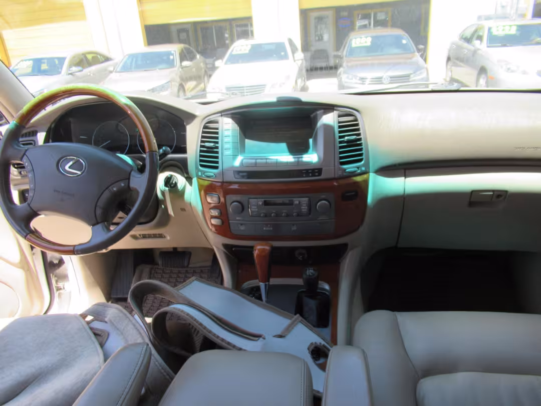 2006 Lexus LX 470 - JTJHT00W264012132 - Image #34