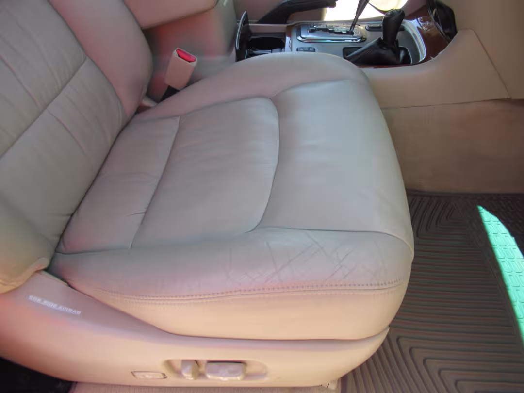 2006 Lexus LX 470 - JTJHT00W264012132 - Image #38