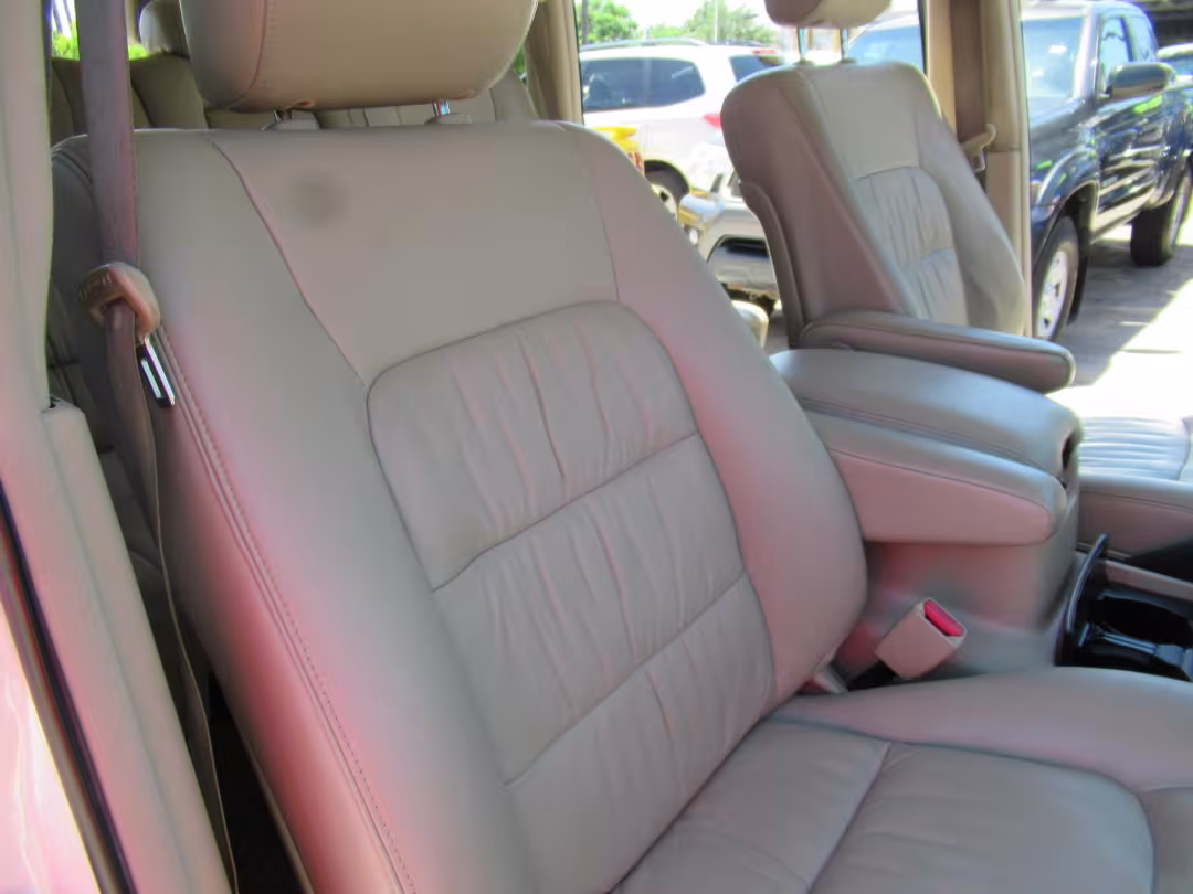 2006 Lexus LX 470 - JTJHT00W264012132 - Image #39