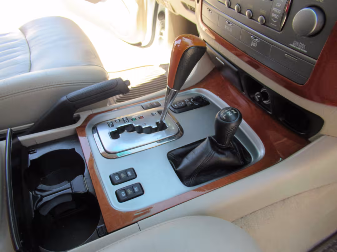 2006 Lexus LX 470 - JTJHT00W264012132 - Image #41