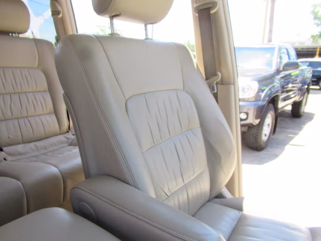 2006 Lexus LX 470 - JTJHT00W264012132 - Image #42