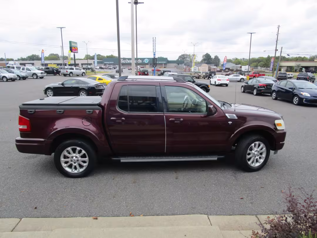 2007 Ford Explorer Sport Trac - 1FMEU53867UA33091 - Image #1