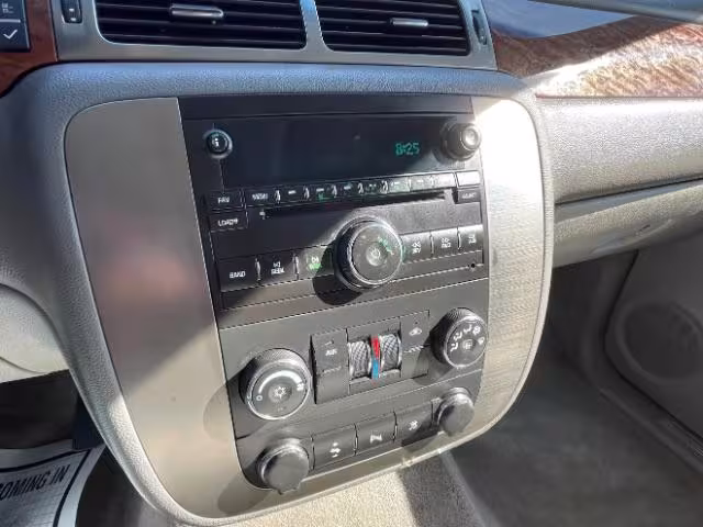 2007 GMC Yukon XL - 1GKFC16017J246112 - Image #14