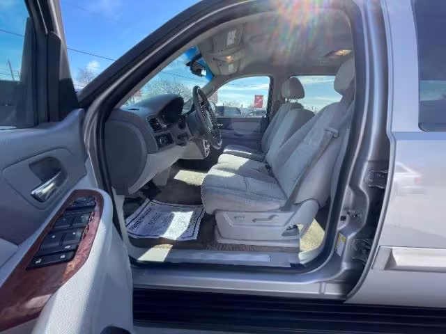 2007 GMC Yukon XL - 1GKFC16017J246112 - Image #15