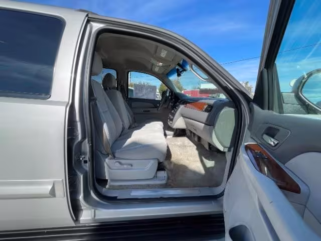 2007 GMC Yukon XL - 1GKFC16017J246112 - Image #3