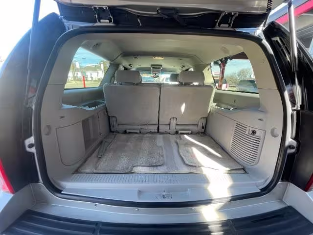 2007 GMC Yukon XL - 1GKFC16017J246112 - Image #4