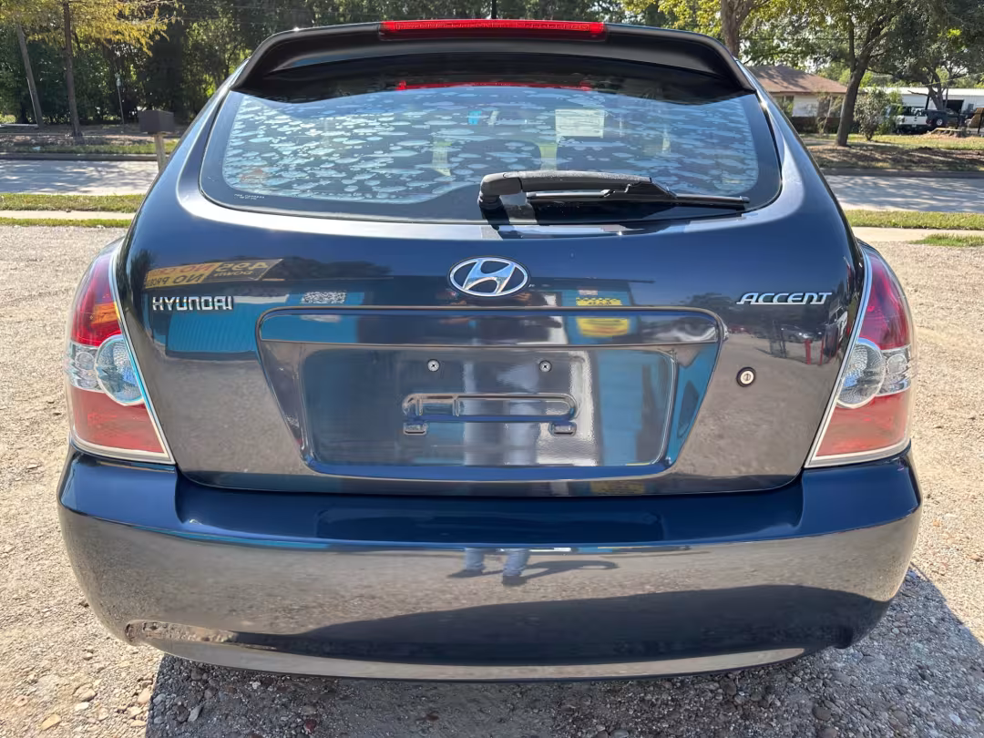 2007 Hyundai Accent - KMHCN36C67U050191 - Image #4
