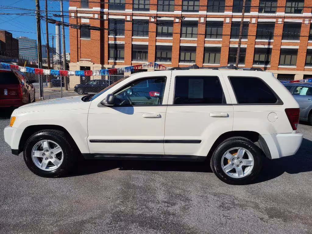 2007 Jeep Grand Cherokee - 1J8GR48K37C609747 - Image #1