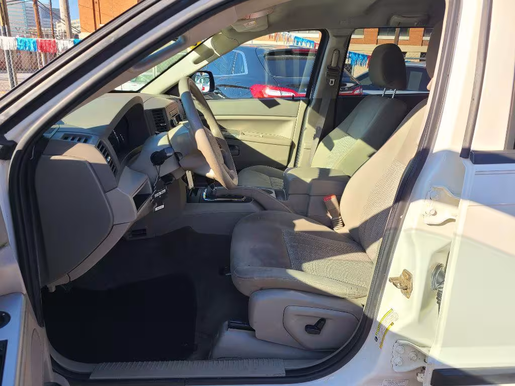 2007 Jeep Grand Cherokee - 1J8GR48K37C609747 - Image #13