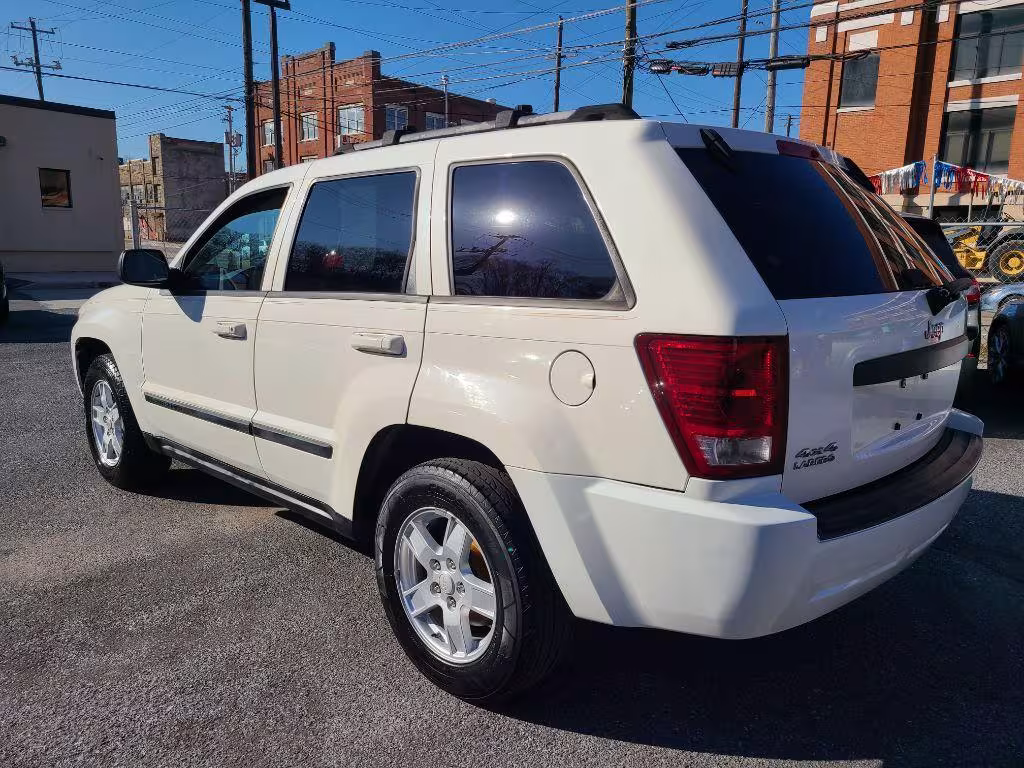 2007 Jeep Grand Cherokee - 1J8GR48K37C609747 - Image #16