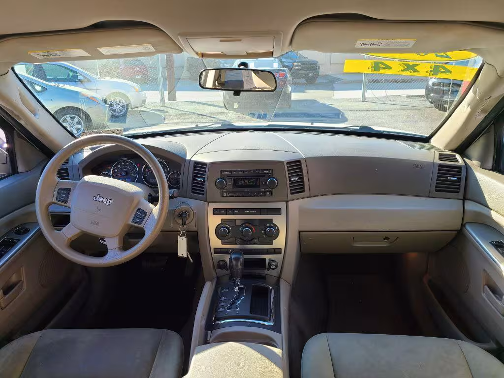 2007 Jeep Grand Cherokee - 1J8GR48K37C609747 - Image #9