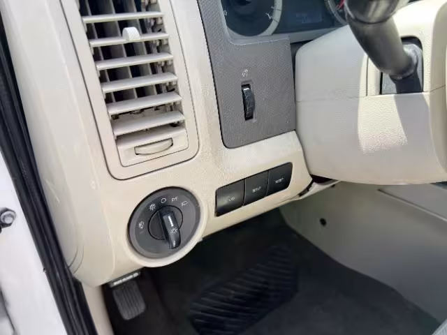 2008 Ford Escape Hybrid - 1FMCU49H98KC40113 - Image #3