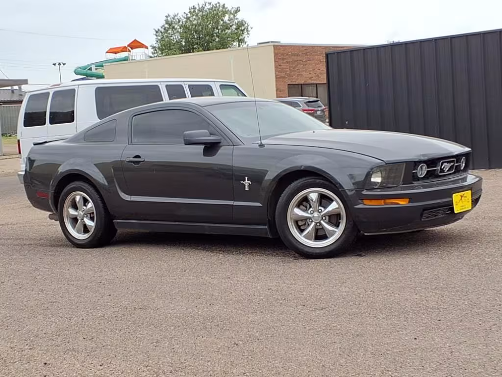 2008 Ford Mustang - 1ZVHT80N485145106 - Image #1