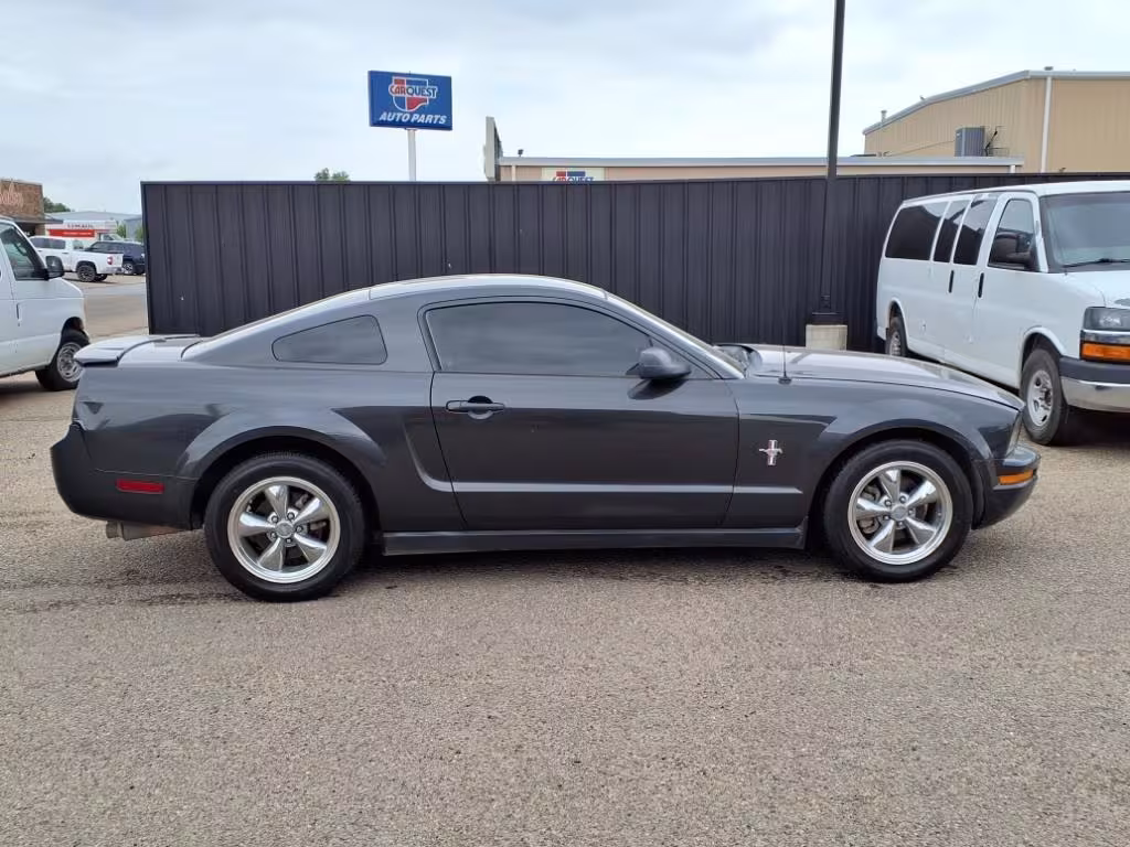 2008 Ford Mustang - 1ZVHT80N485145106 - Image #3
