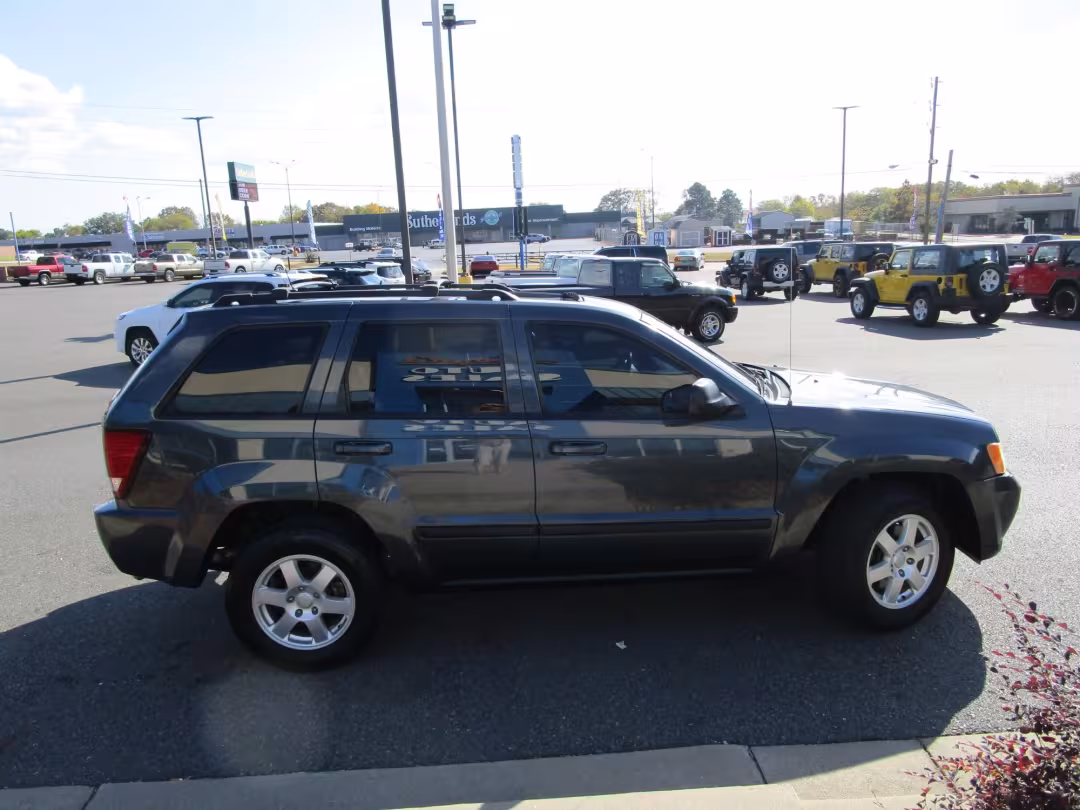 2008 Jeep Grand Cherokee - 1J8HS48N28C164339 - Image #2