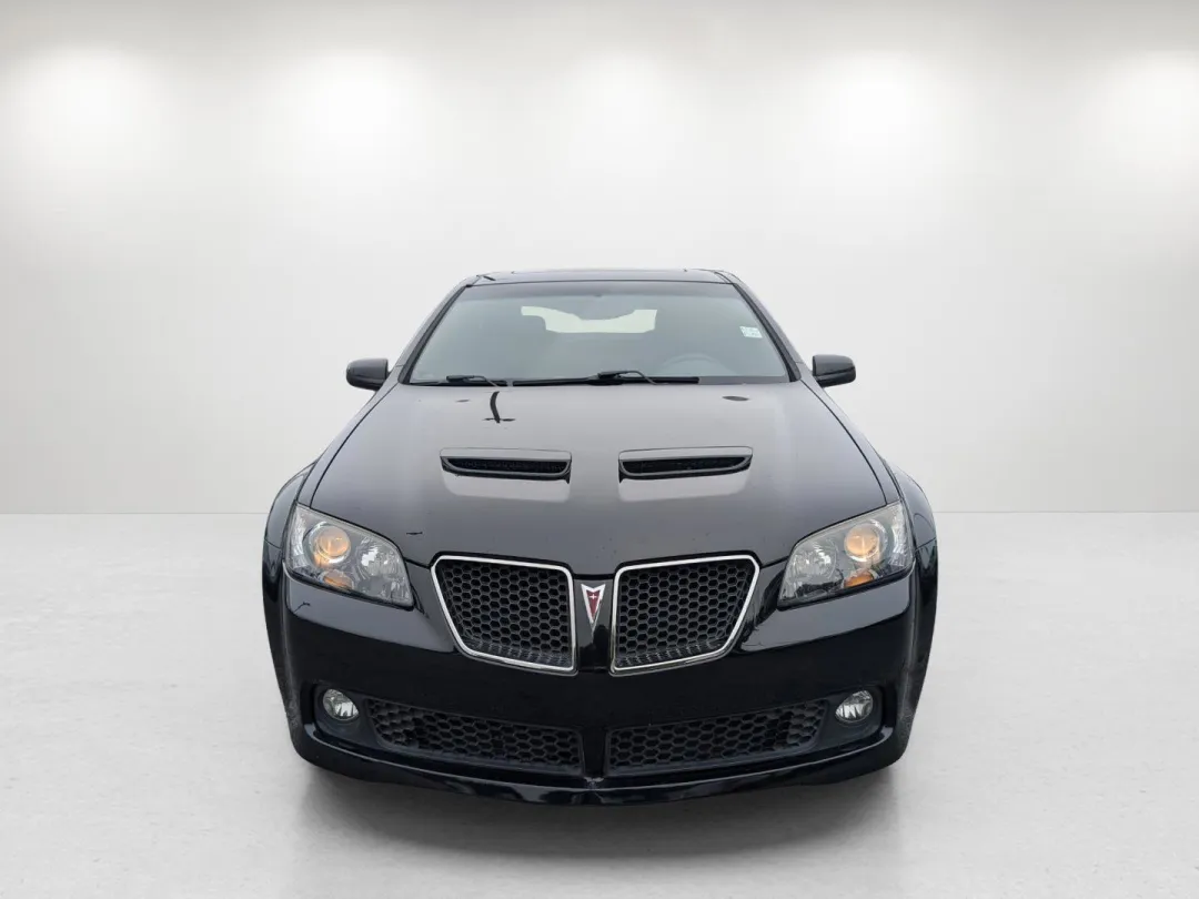 2008 Pontiac G8 - 6G2ER57798L140836 - Image #2