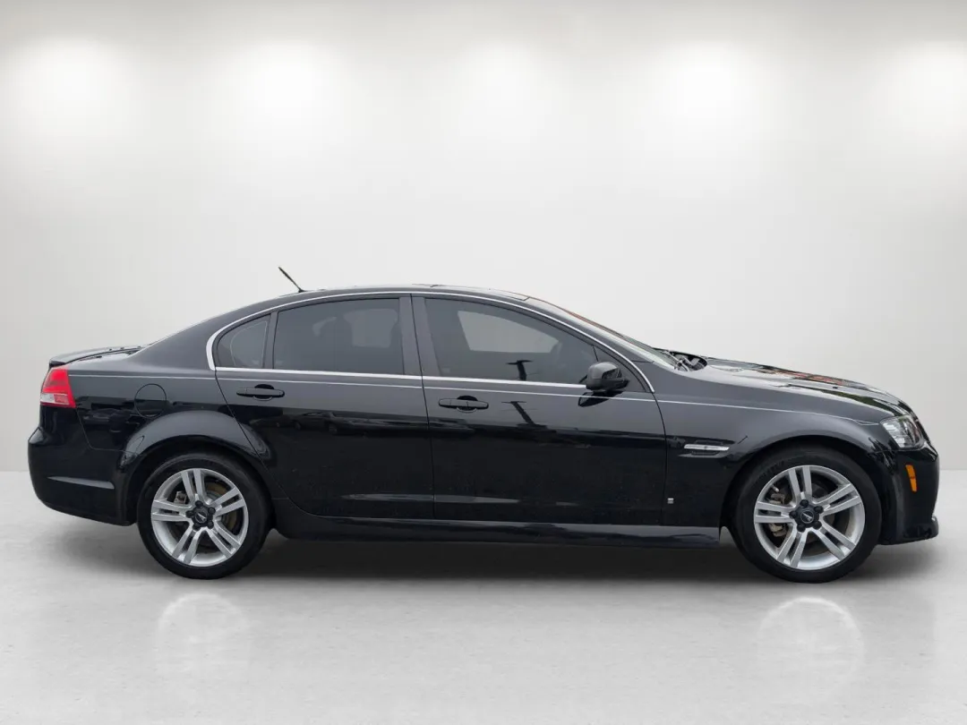 2008 Pontiac G8 - 6G2ER57798L140836 - Image #4