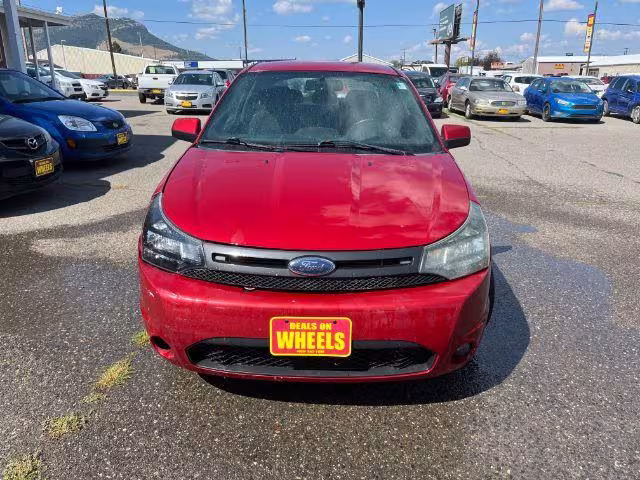 2009 Ford Focus - 1FAHP33NX9W145893 - Image #2